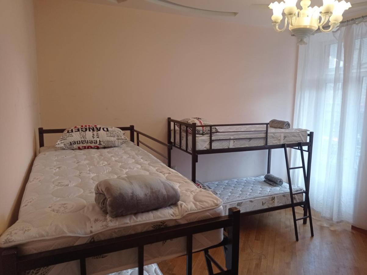 Sun City Hostel เยเรวาน ภายนอก รูปภาพ