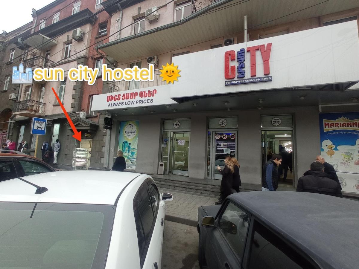 Sun City Hostel เยเรวาน ภายนอก รูปภาพ