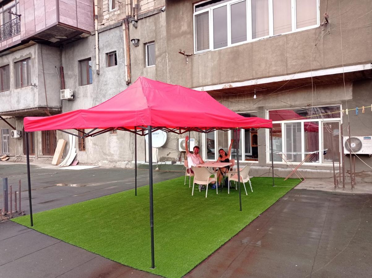 Sun City Hostel เยเรวาน ภายนอก รูปภาพ